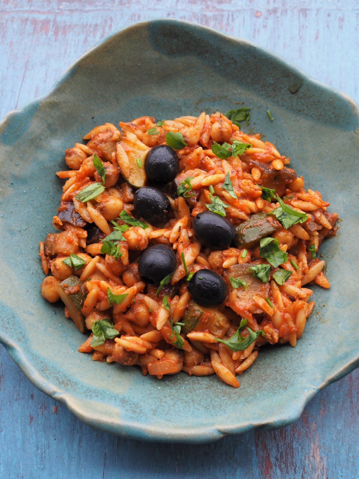 Makaron orzo w sosie pomidorowym - Warzywizm