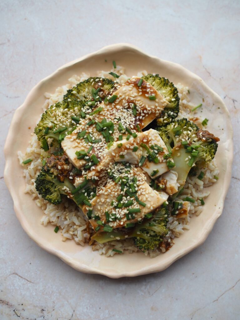 Brokuł z jedwabistym tofu