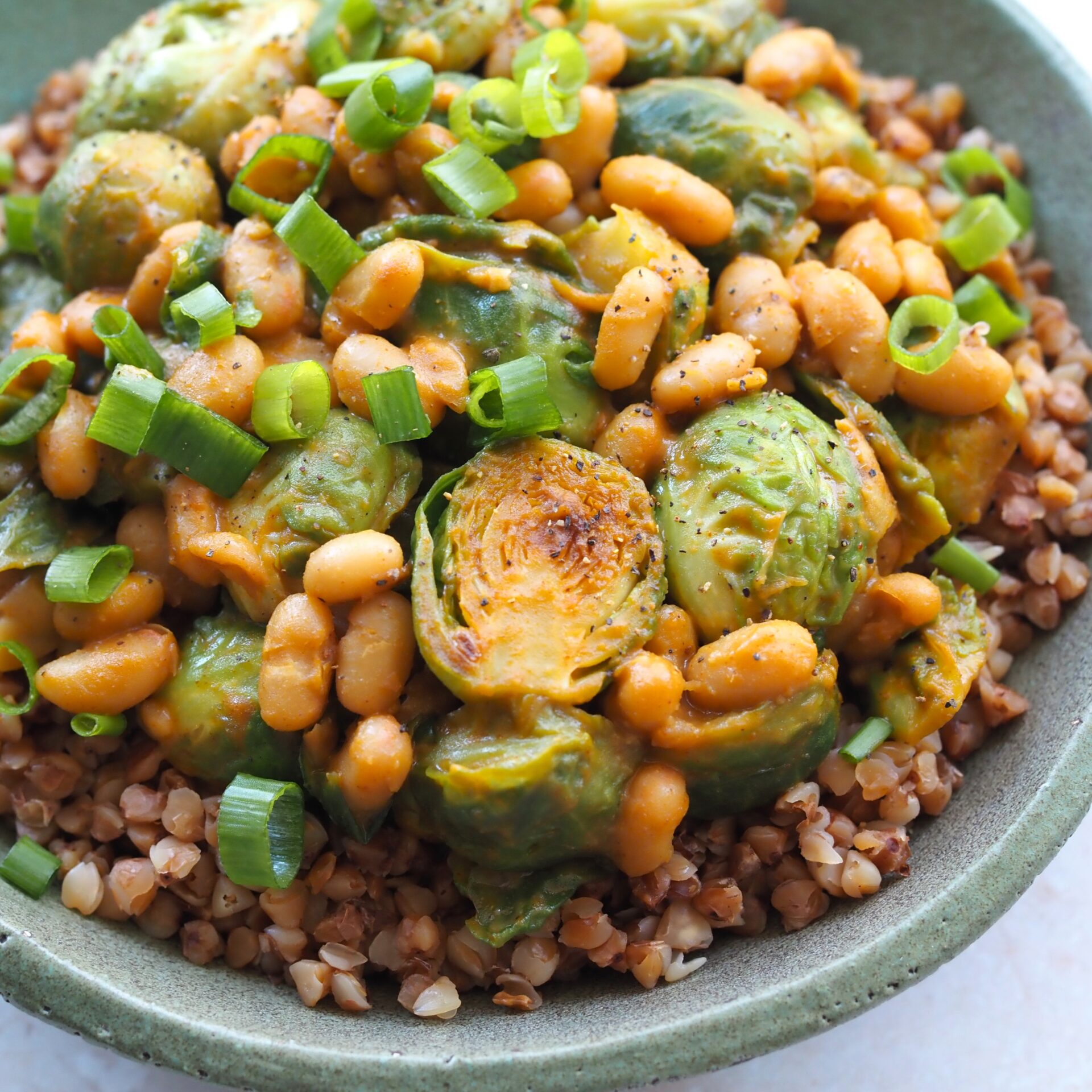 Kasza gryczana z brukselką i fasolą