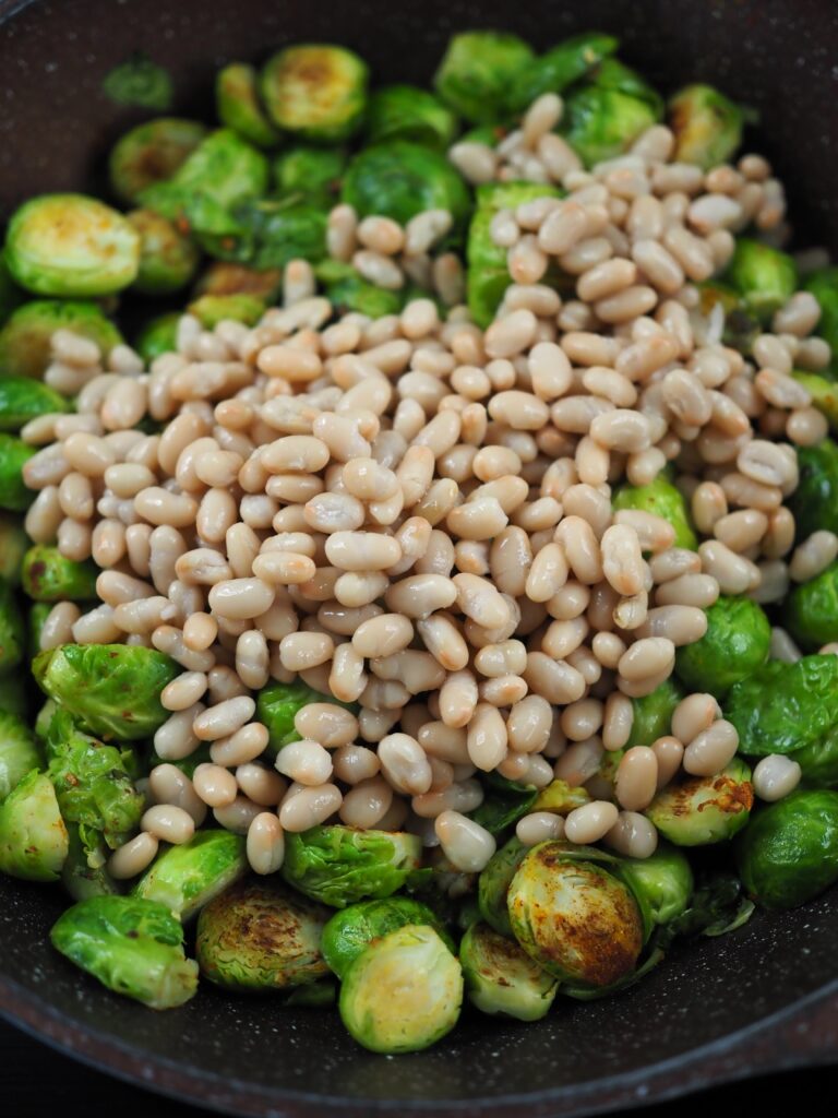 Kasza gryczana z brukselką i fasolą