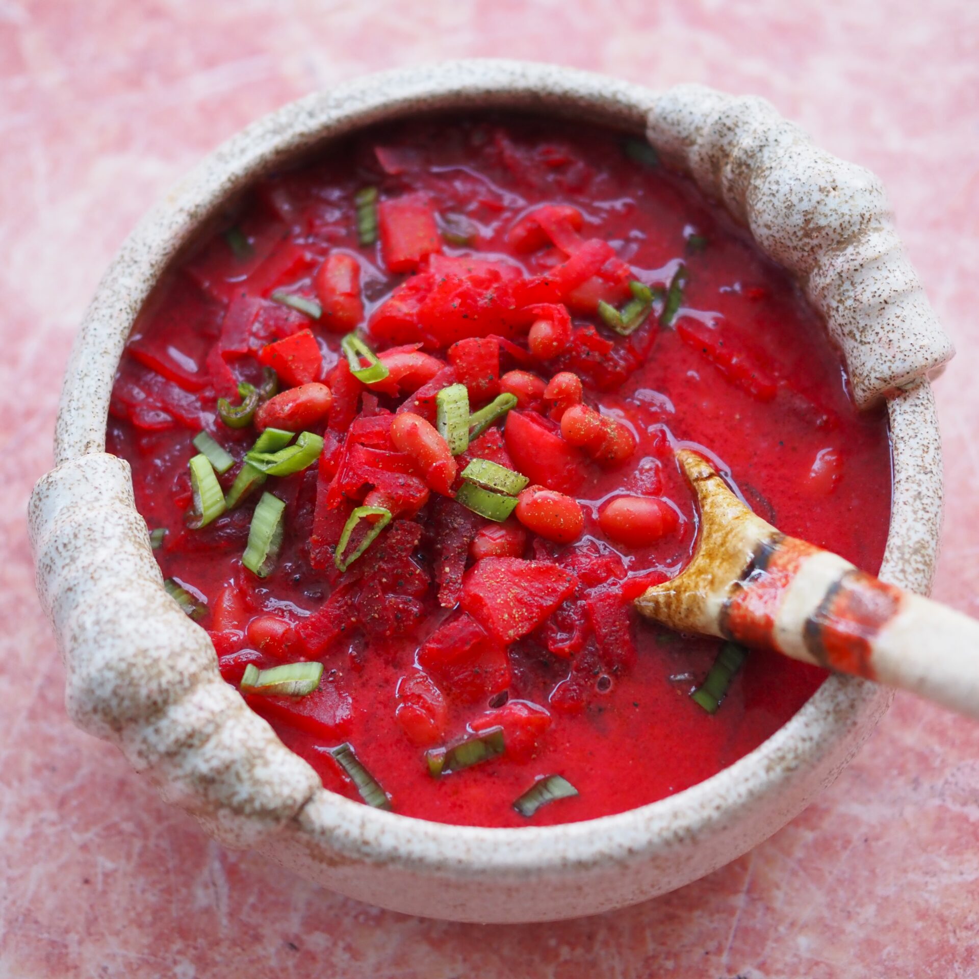 Delikatna zupa buraczkowa