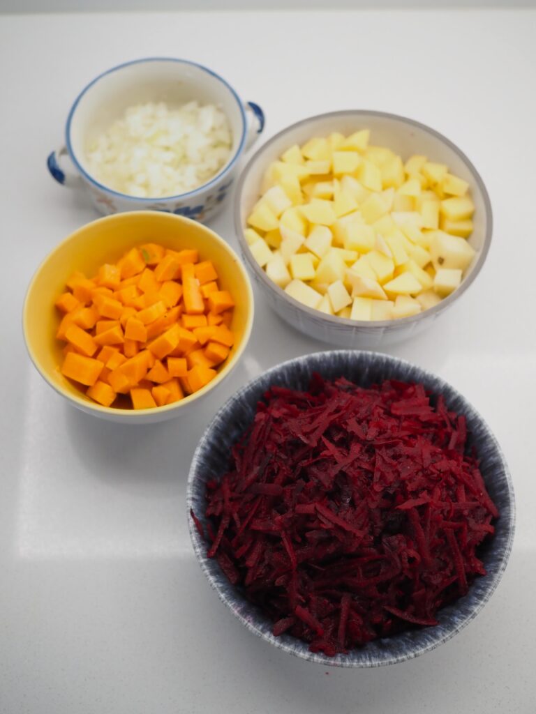 Delikatna zupa buraczkowa