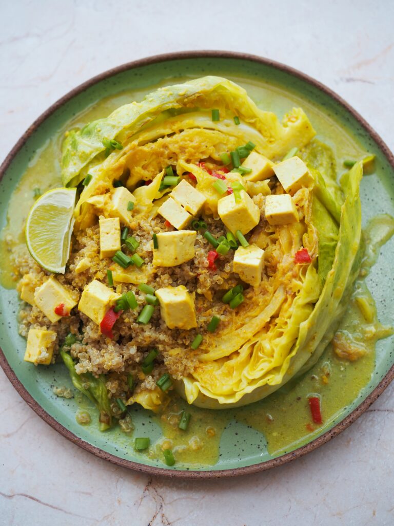 Młoda kapusta w sosie curry