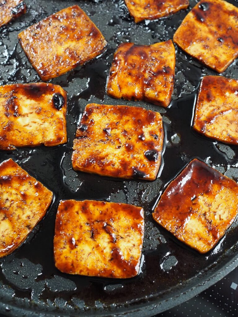 Bao z tofu i piklowaną marchewką