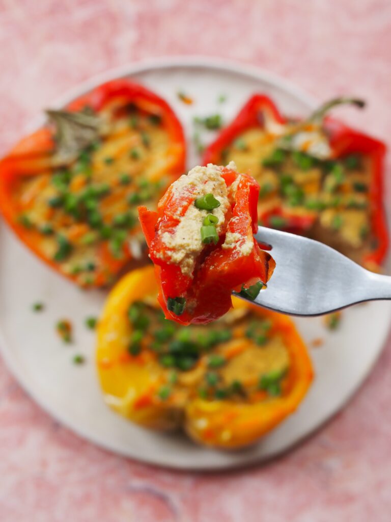 Papryki pieczone z masą bezjajeczną